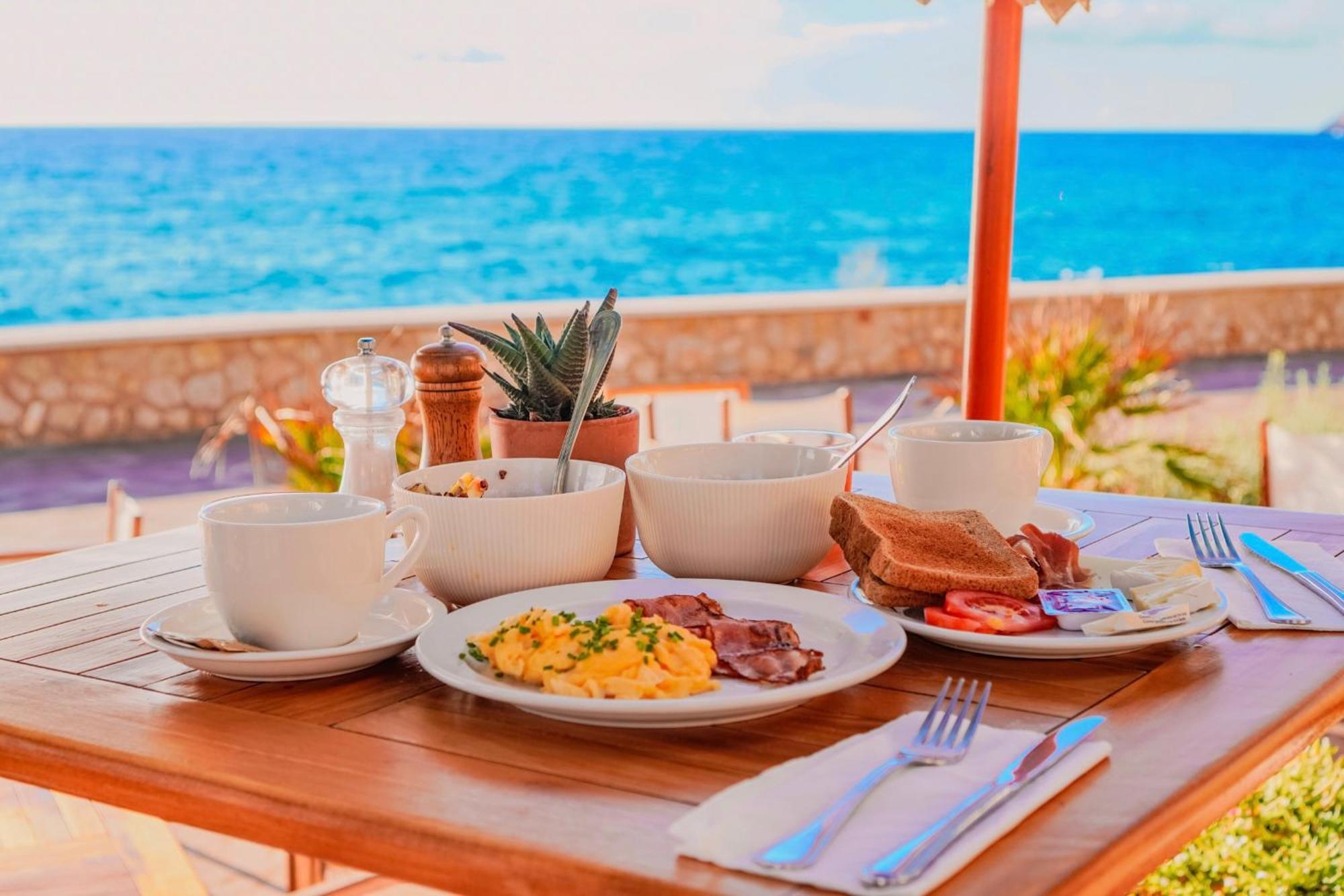 مبيت وإفطار كالا راتخاذا The Sea Club المظهر الخارجي الصورة